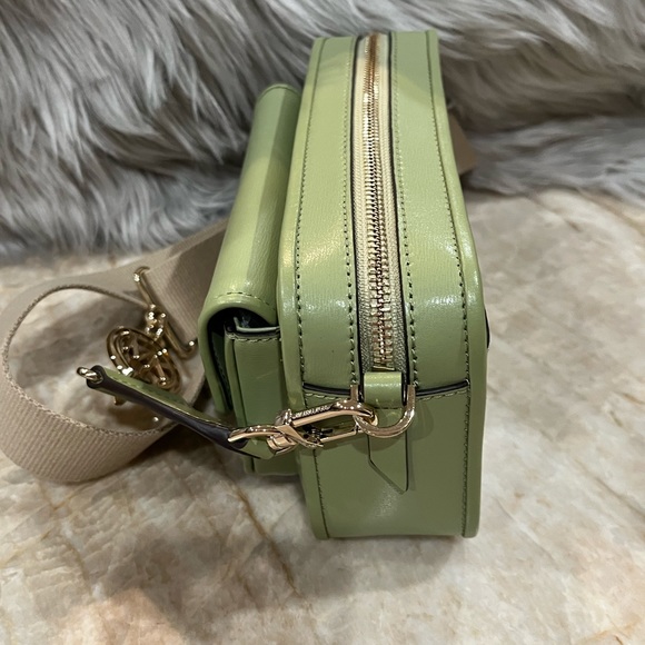 Michael by Michael Kors Bradshaw Medium Messenger Camera Bag Style New with Tags - Picture 5 of 16